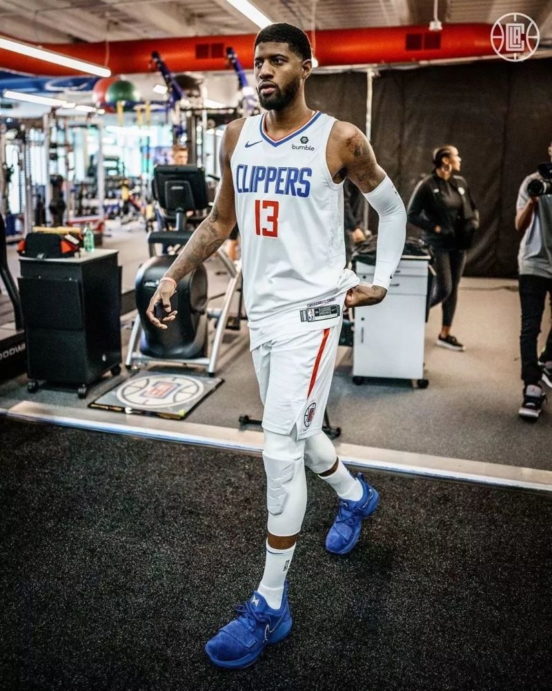 他都已展示 他都已展示