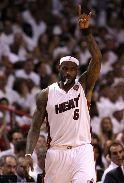 为轴的 为轴的